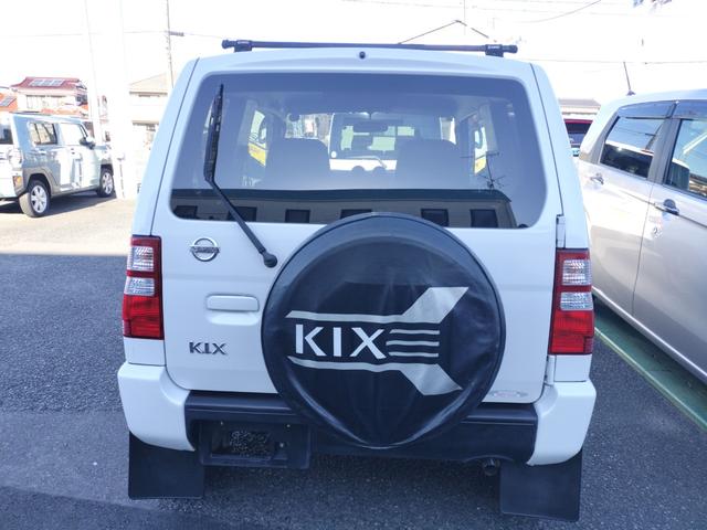 キックス ＲＸ　４ＷＤ　キーレスエントリー　電動格納ミラー　シートヒーター　ＭＴ　盗難防止システム　ＡＢＳ　ＣＤ　ＭＤ　アルミホイール　衝突安全ボディ　エアコン　パワーステアリング　パワーウィンドウ（16枚目）