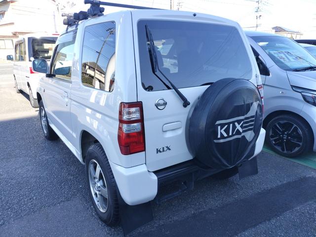 キックス ＲＸ　４ＷＤ　キーレスエントリー　電動格納ミラー　シートヒーター　ＭＴ　盗難防止システム　ＡＢＳ　ＣＤ　ＭＤ　アルミホイール　衝突安全ボディ　エアコン　パワーステアリング　パワーウィンドウ（17枚目）