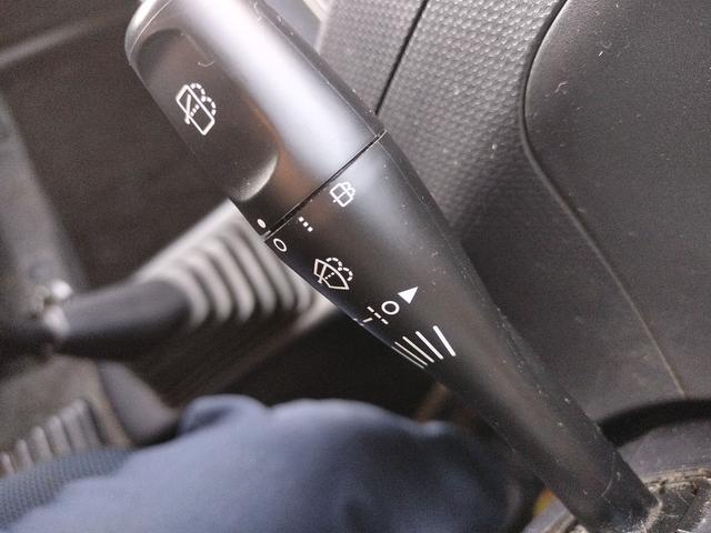 キックス ＲＸ　４ＷＤ　キーレスエントリー　電動格納ミラー　シートヒーター　ＭＴ　盗難防止システム　ＡＢＳ　ＣＤ　ＭＤ　アルミホイール　衝突安全ボディ　エアコン　パワーステアリング　パワーウィンドウ（43枚目）