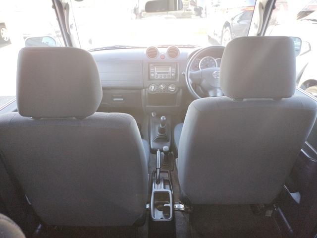 キックス ＲＸ　４ＷＤ　キーレスエントリー　電動格納ミラー　シートヒーター　ＭＴ　盗難防止システム　ＡＢＳ　ＣＤ　ＭＤ　アルミホイール　衝突安全ボディ　エアコン　パワーステアリング　パワーウィンドウ（57枚目）