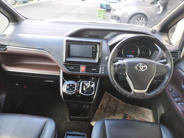 エスクァイア ハイブリッドＧｉ　ＥＴＣ　バックカメラ　ナビ　ＴＶ　クリアランスソナー　オートクルーズコントロール　両側電動スライドドア　オートライト　ＬＥＤヘッドランプ　スマートキー　アイドリングストップ　電動格納ミラー（2枚目）