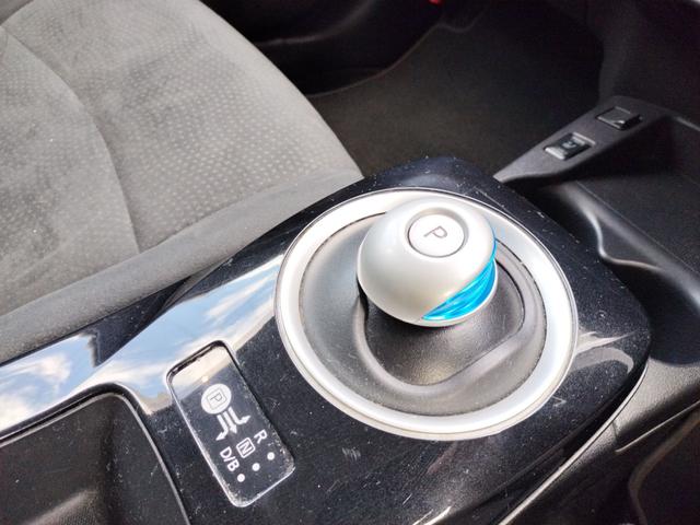 発進時や後退時に必ず操作するレバーです。操作のしやすさが肝になってきます。ぜひ一度体感してください。