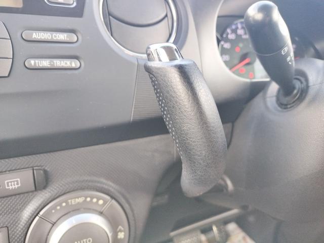 ルクラカスタム Ｒ　ＨＩＤ　スマートキー　電動格納ミラー　ＣＶＴ　盗難防止システム　ＡＢＳ　ＣＤ　ミュージックプレイヤー接続可　アルミホイール　衝突安全ボディ　エアコン　パワーステアリング　パワーウィンドウ（8枚目）