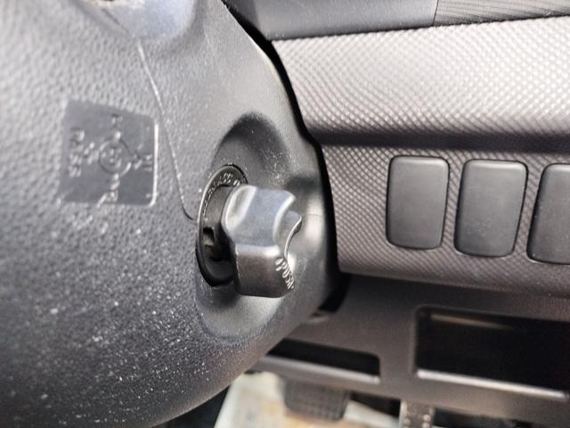 ルクラカスタム Ｒ　ＨＩＤ　スマートキー　電動格納ミラー　ＣＶＴ　盗難防止システム　ＡＢＳ　ＣＤ　ミュージックプレイヤー接続可　アルミホイール　衝突安全ボディ　エアコン　パワーステアリング　パワーウィンドウ（9枚目）