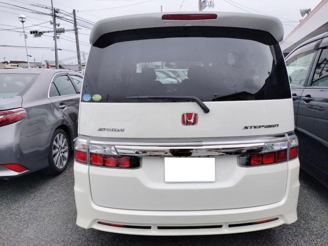 ステップワゴン スパーダＳ　バックカメラ　ナビ　ＴＶ　両側電動スライドドア　ＨＩＤ　スマートキー　後席モニター　３列シート　ウォークスルー　ＡＴ　アルミホイール　ＣＤ　盗難防止システム　衝突安全ボディ　ＡＢＳ　エアコン（16枚目）