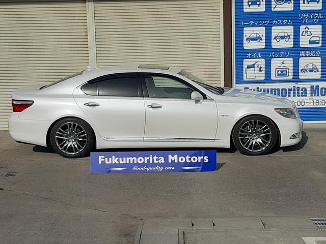 ＬＳ ＬＳ４６０　バージョンＳ　Ｉパッケージ　本革シート　サンルーフ　純正１９インチＡＷ　ステアリングヒーター　ムーンルーフ　エアーシートバックモニタ　パワートランクリッド　純正ＥＧスターター　ビルトインＥＴＣ（5枚目）
