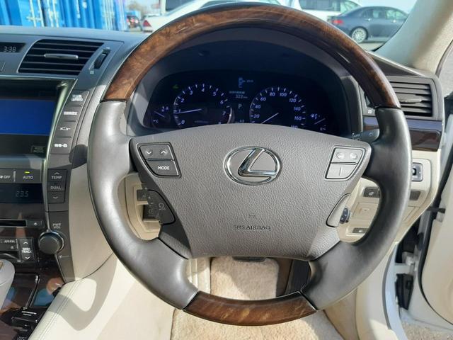 ＬＳ ＬＳ４６０　バージョンＳ　Ｉパッケージ　本革シート　サンルーフ　純正１９インチＡＷ　ステアリングヒーター　ムーンルーフ　エアーシートバックモニタ　パワートランクリッド　純正ＥＧスターター　ビルトインＥＴＣ（59枚目）