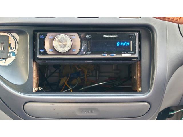 デリカカーゴ Ｅターボ　５速マニュアル　ＥＴＣ　純正デッキ付　ヒッチメンバー　車中泊　マット付（10枚目）
