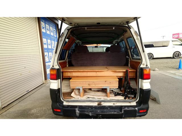 デリカカーゴ Ｅターボ　５速マニュアル　ＥＴＣ　純正デッキ付　ヒッチメンバー　車中泊　マット付（17枚目）