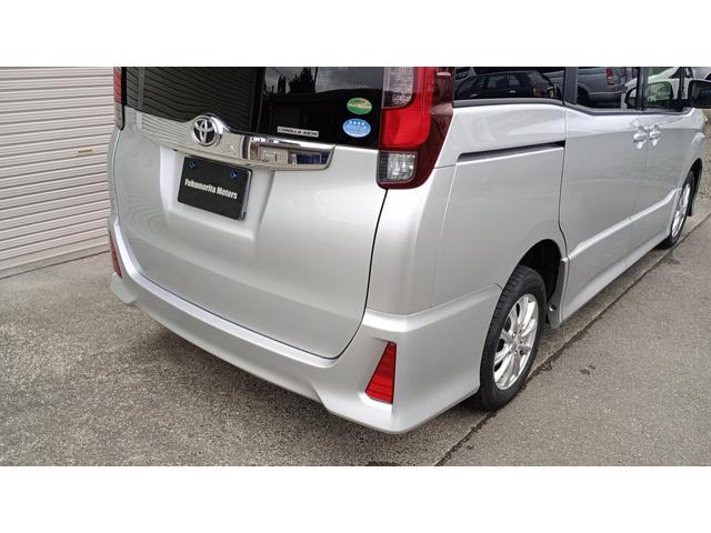 ノア Ｓｉ　４ＷＤ　ＥＴＣ　両側電動スライドドア　エンジンスタータースマートキー　キーレス　純正ナビ　夏・冬タイヤ　フルセグＴＶ　ＣＤ　ＤＶＤ　ＳＤ　Ｂｌｕｅｔｏｏｔｈ　ＦＭ　ＡＭ（50枚目）