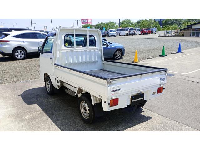 ハイゼットトラック スペシャル　３方開　４ＷＤ　５ＭＴ　ゲートプロテクター　荷台ゴムマット（10枚目）