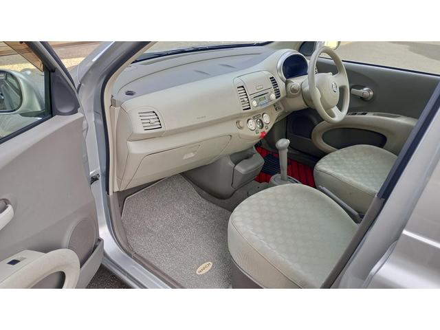 マーチ １４ｃ－ｆｏｕｒ　Ｖセレクション　４ＷＤ　社外アルミ　冬タイヤ付スマートキー　純正オーディオ　ＣＤ　ＡＭ／ＦＭ（12枚目）