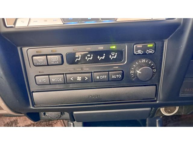 快適なドライブにオートエアコン！ご希望の温度に設定をするだけで、頻繁にスイッチ操作をすることなく自動的に車内を快適温度にしてくれます！