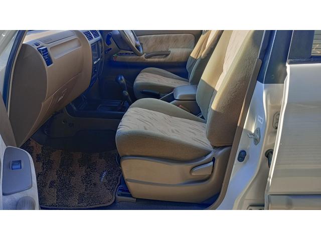 助手席も同様に快適な乗り心地のシートです。