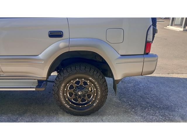 外装は艶があり、キズ・ヘコミが少なく、きれいな状態です。是非実際にご来店されて確認してください。