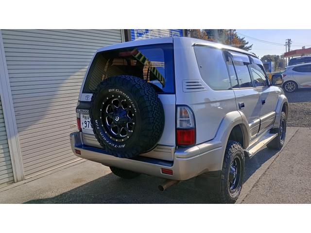 キズ・ヘコミが少なく、きれいな外装です。