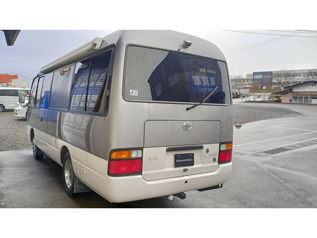 コースター LX キャンピングカー 2WD ETC 10人乗り レカロシート サブバッテリー 外部電源 冷蔵庫 シンク コンロ 電子レンジ 1HZエンジン 社外ナビ(10枚目)