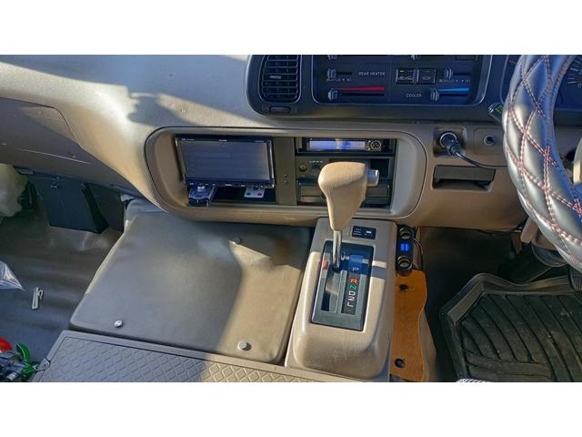 コースター LX キャンピングカー 2WD ETC 10人乗り レカロシート サブバッテリー 外部電源 冷蔵庫 シンク コンロ 電子レンジ 1HZエンジン 社外ナビ(16枚目)