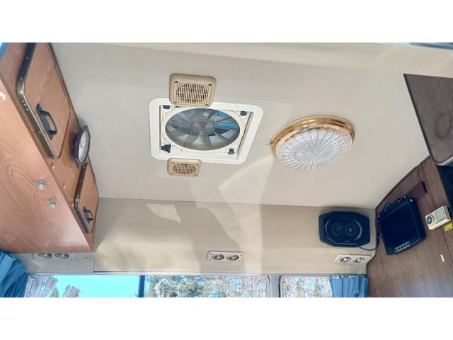 コースター LX キャンピングカー 2WD ETC 10人乗り レカロシート サブバッテリー 外部電源 冷蔵庫 シンク コンロ 電子レンジ 1HZエンジン 社外ナビ(60枚目)