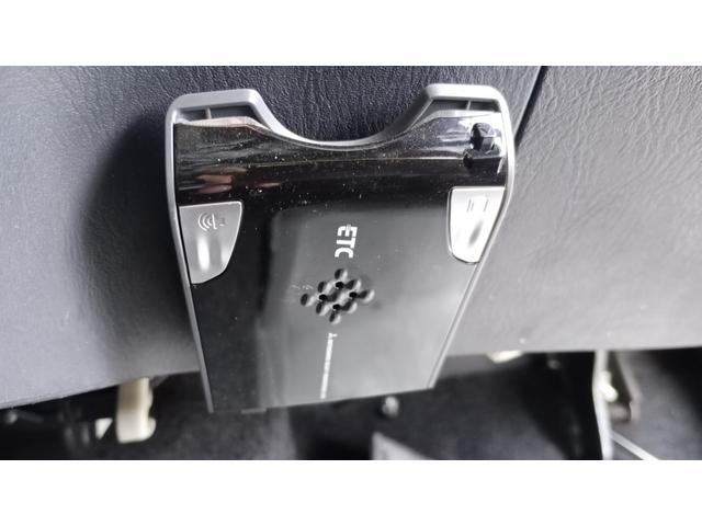 ジムニー ワイルドウインド 4WD ETC 冬タイヤ タイミングチェーン エンジンスターター キングピンベアリング左右交換済 社外オーディオ CD/MD AM/FM(25枚目)