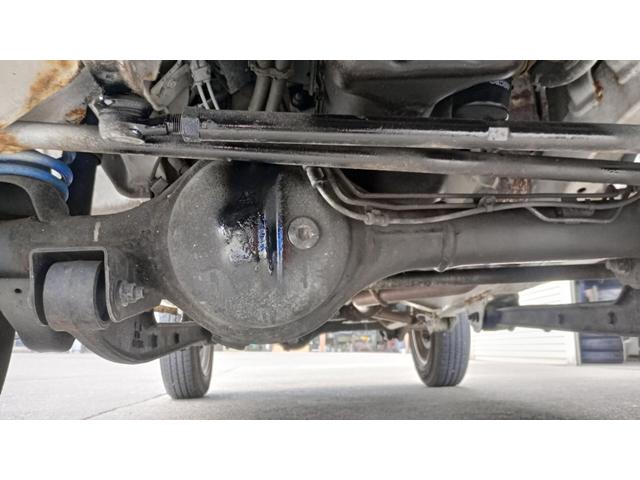 ジムニー ワイルドウインド 4WD ETC 冬タイヤ タイミングチェーン エンジンスターター キングピンベアリング左右交換済 社外オーディオ CD/MD AM/FM(53枚目)