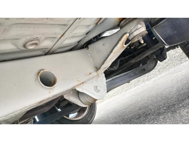 ジムニー ワイルドウインド 4WD ETC 冬タイヤ タイミングチェーン エンジンスターター キングピンベアリング左右交換済 社外オーディオ CD/MD AM/FM(55枚目)