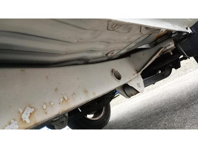 ジムニー ワイルドウインド 4WD ETC 冬タイヤ タイミングチェーン エンジンスターター キングピンベアリング左右交換済 社外オーディオ CD/MD AM/FM(56枚目)