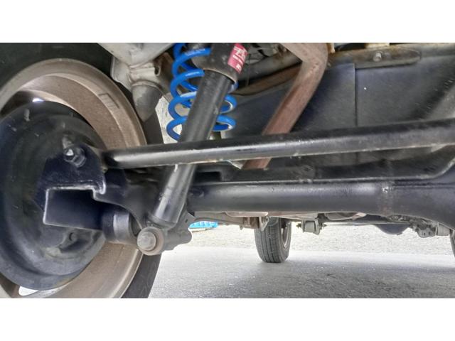 ジムニー ワイルドウインド 4WD ETC 冬タイヤ タイミングチェーン エンジンスターター キングピンベアリング左右交換済 社外オーディオ CD/MD AM/FM(60枚目)