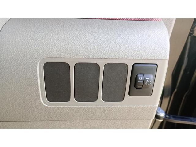 ムーヴコンテ Ｘスペシャル　４ＷＤ　キーレス　エンジンスターター　冬タイヤ装着　社外ナビ　フルセグＴＶ　ＣＤ　ＤＶＤ　ミュージックサーバー　ＦＭ　ＡＭ（45枚目）