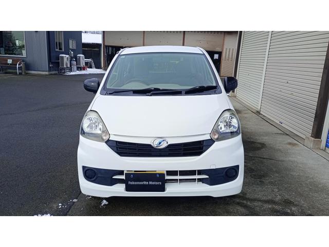 ミライース Ｄ　Ｄグレード　冬タイヤ装着車　定期点検記録簿　夏用アルミタイヤ付　社外オーディオ　ＣＤ　ＡＭ　ＦＭ　ＵＳＢ　ＡＵＸ（6枚目）