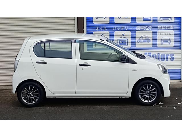 ミライース Ｄ　Ｄグレード　冬タイヤ装着車　定期点検記録簿　夏用アルミタイヤ付　社外オーディオ　ＣＤ　ＡＭ　ＦＭ　ＵＳＢ　ＡＵＸ（8枚目）