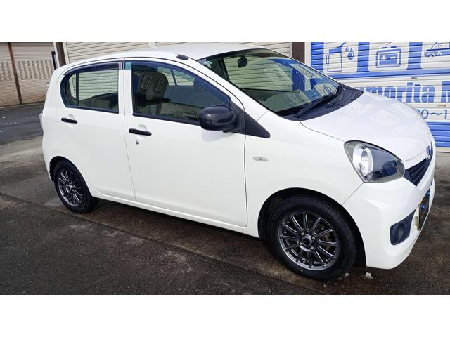 ミライース Ｄ　Ｄグレード　冬タイヤ装着車　定期点検記録簿　夏用アルミタイヤ付　社外オーディオ　ＣＤ　ＡＭ　ＦＭ　ＵＳＢ　ＡＵＸ（30枚目）