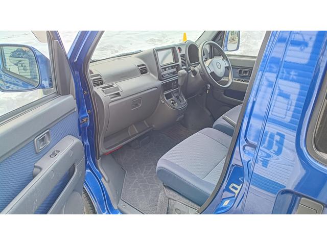 ハイゼットカーゴ ＤＸ　４ＷＤ　ＥＴＣ　キーレス　タイベル交換済み　エンジンスターター　デラックスグレード　社外ナビ　フルセグＴＶ　ＣＤ／ＤＶＤ　ＦＭ／ＡＭ　ミュージックサーバー（12枚目）