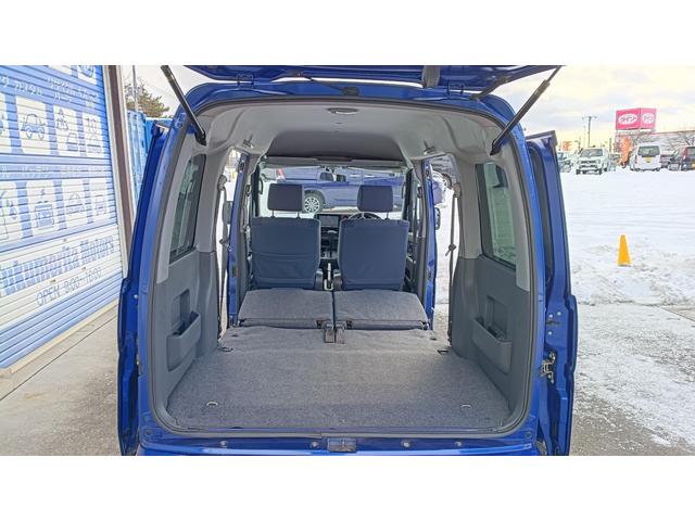 ハイゼットカーゴ ＤＸ　４ＷＤ　ＥＴＣ　キーレス　タイベル交換済み　エンジンスターター　デラックスグレード　社外ナビ　フルセグＴＶ　ＣＤ／ＤＶＤ　ＦＭ／ＡＭ　ミュージックサーバー（16枚目）