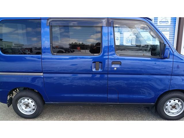 ハイゼットカーゴ ＤＸ　４ＷＤ　ＥＴＣ　キーレス　タイベル交換済み　エンジンスターター　デラックスグレード　社外ナビ　フルセグＴＶ　ＣＤ／ＤＶＤ　ＦＭ／ＡＭ　ミュージックサーバー（42枚目）