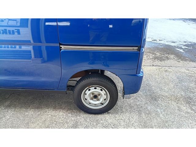 ハイゼットカーゴ ＤＸ　４ＷＤ　ＥＴＣ　キーレス　タイベル交換済み　エンジンスターター　デラックスグレード　社外ナビ　フルセグＴＶ　ＣＤ／ＤＶＤ　ＦＭ／ＡＭ　ミュージックサーバー（47枚目）