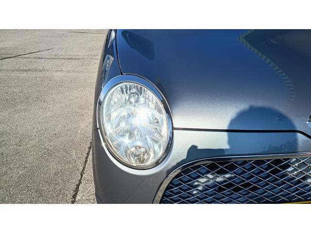 �w�b�h���C�g�̓N���[�j���O�ς݂��Y��ȏ�Ԃł��B