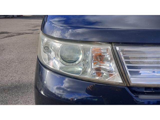 �w�b�h���C�g�̓N���[�j���O�ς݂��Y��ȏ�Ԃł��B