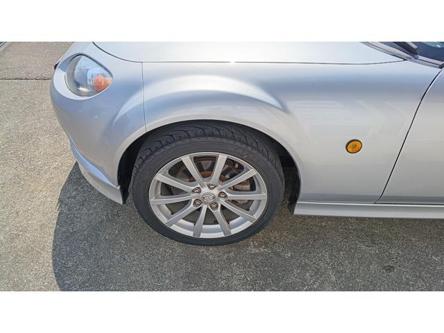 助手席側のフェンダー部はサビもなく綺麗な状態です。