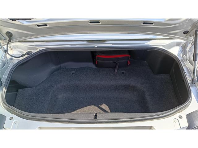 普段のお買い物や通勤、送迎等に十分な荷室スペースを確保しております！