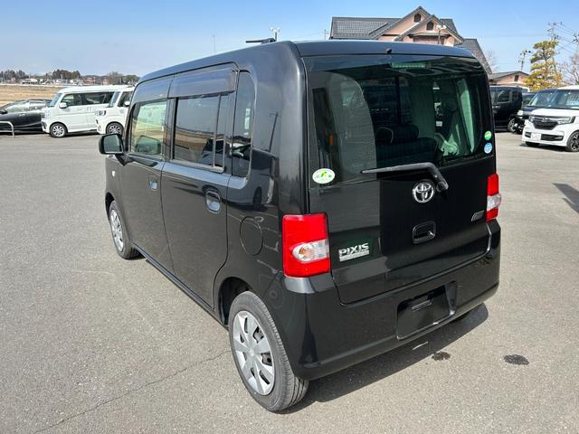 X 車検整備付き スマートキー 純正CDオーディオ オートエアコン 電動格納ミラー ベンチシート CVT 盗難防止システム ライトレベライザー アイドリングストップ フォグランプ(11枚目)