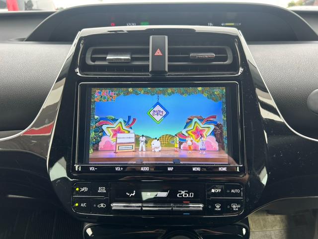 プリウス Ｓツーリングセレクション　後期型　セーフティセンス　黒レザーシート＆シートヒーター　純正９型ナビＴＶ・Ｂｌｕｅｔｏｏｔｈ・Ｂカメラ　ＥＴＣ　レーダークルーズ　ＬＥＤライト＆フォグランプ　クリアランスソナー　純正１７インチＡＷ（12枚目）