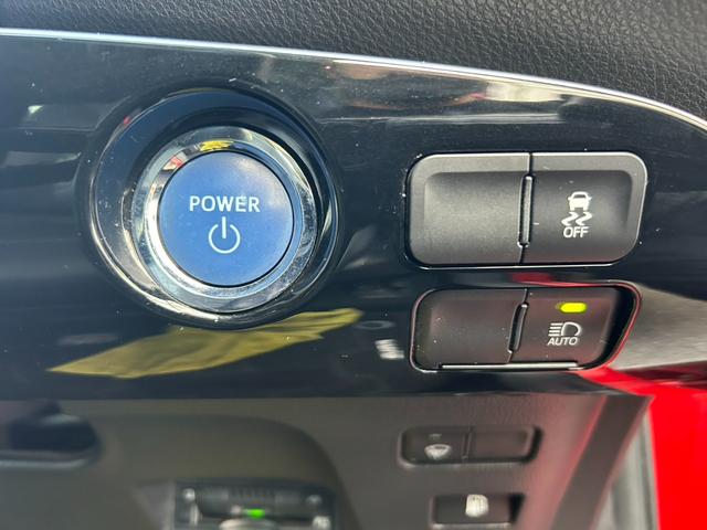 プリウス Ｓツーリングセレクション　後期型　セーフティセンス　黒レザーシート＆シートヒーター　純正９型ナビＴＶ・Ｂｌｕｅｔｏｏｔｈ・Ｂカメラ　ＥＴＣ　レーダークルーズ　ＬＥＤライト＆フォグランプ　クリアランスソナー　純正１７インチＡＷ（34枚目）