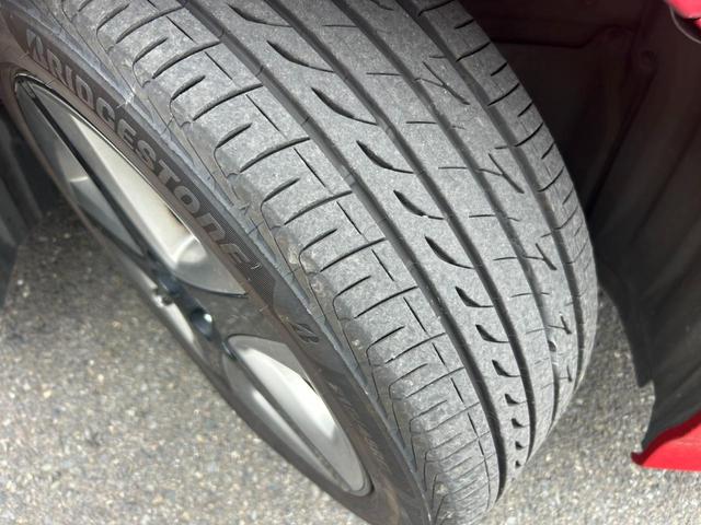 プリウス Ｓツーリングセレクション　後期型　セーフティセンス　黒レザーシート＆シートヒーター　純正９型ナビＴＶ・Ｂｌｕｅｔｏｏｔｈ・Ｂカメラ　ＥＴＣ　レーダークルーズ　ＬＥＤライト＆フォグランプ　クリアランスソナー　純正１７インチＡＷ（40枚目）