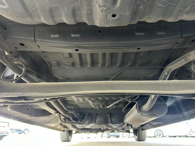 N-BOX G SSパッケージ 後期型 車検整備付き 電動スライドドア 純正ナビTV・Bluetooth・Bカメラ ステアスイッチ 前席シートヒーター プッシュスタート・スマートキー ETC HIDライト 横滑り防止機能 ドラレコ(9枚目)