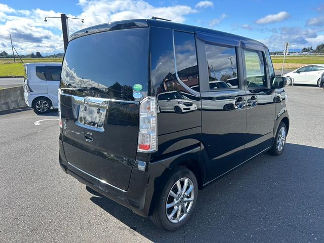 Ｎ－ＢＯＸ Ｇ　後期型　車検令和９年１１月まで　ＳＤナビＴＶ・Ｂｌｕｅｔｏｏｔｈ対応　ＵＳＢ接続　両側スライドドア　前後ドラレコ　ベンチシート　プッシュスタート・スマートキー　横滑り防止機能　社外１４インチＡＷ（5枚目）