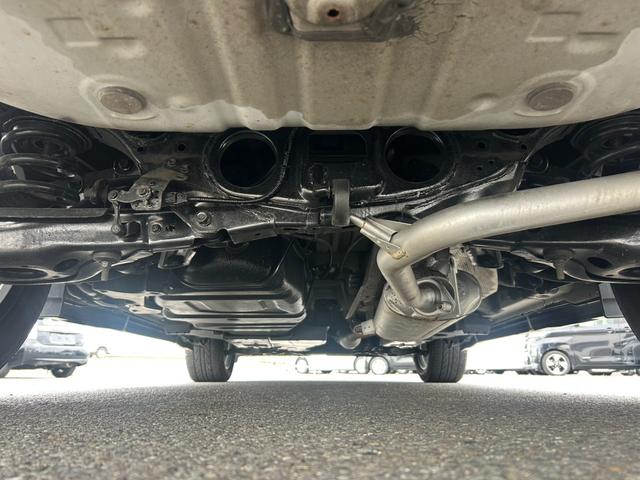 ハリアー エレガンス　車検整備付き　モデリスタフルエアロ　黒ハーフレザーシート　外１８インチＡＷ　純正ナビＴＶ・Ｂｌｕｅｔｏｏｔｈ・Ｂカメラ　　ＬＥＤヘッドライト＆フォグ　プッシュスタート・スマートキー　ドラレコ　ＥＴＣ（11枚目）