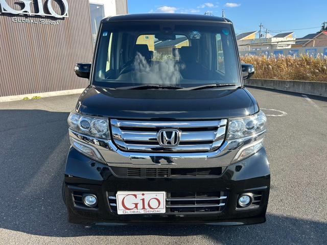 Ｎ－ＢＯＸカスタム Ｇ　ＳＳパッケージ　後期　両側電動ドア　純正ナビＴＶ・Ｂカメラ・Ｂｌｕｅｔｏｏｔｈ　ステアスイッチ　プッシュスタート・スマートキー　ＥＴＣ　ＨＩＤライト＆フォグ　横滑り防止機能　前後ドラレコ　純正１４インチＡＷ　関東仕入（2枚目）