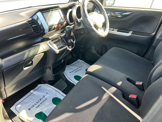 Ｎ－ＢＯＸカスタム Ｇ　ＳＳパッケージ　後期　両側電動ドア　純正ナビＴＶ・Ｂカメラ・Ｂｌｕｅｔｏｏｔｈ　ステアスイッチ　プッシュスタート・スマートキー　ＥＴＣ　ＨＩＤライト＆フォグ　横滑り防止機能　前後ドラレコ　純正１４インチＡＷ　関東仕入（20枚目）