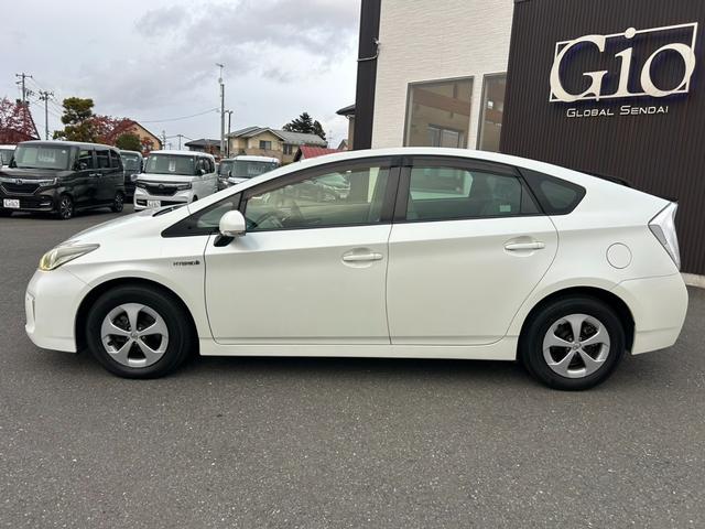 プリウス Ｓ　後期型　車検整備付き　純正ナビＴＶ・Ｂｌｕｅｔｏｏｔｈ・Ｂモニター　ステアスイッチ　ＨＩＤヘッドライト＆フォグ　ＥＴＣ　横滑り防止機能　プッシュスタート＆スマートキー　コーナーセンサー　前後ドラレコ（8枚目）